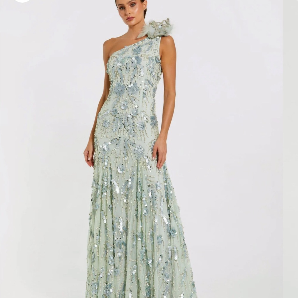 Mac Duggal Green Ruffled Tiered One Shoulder Gown